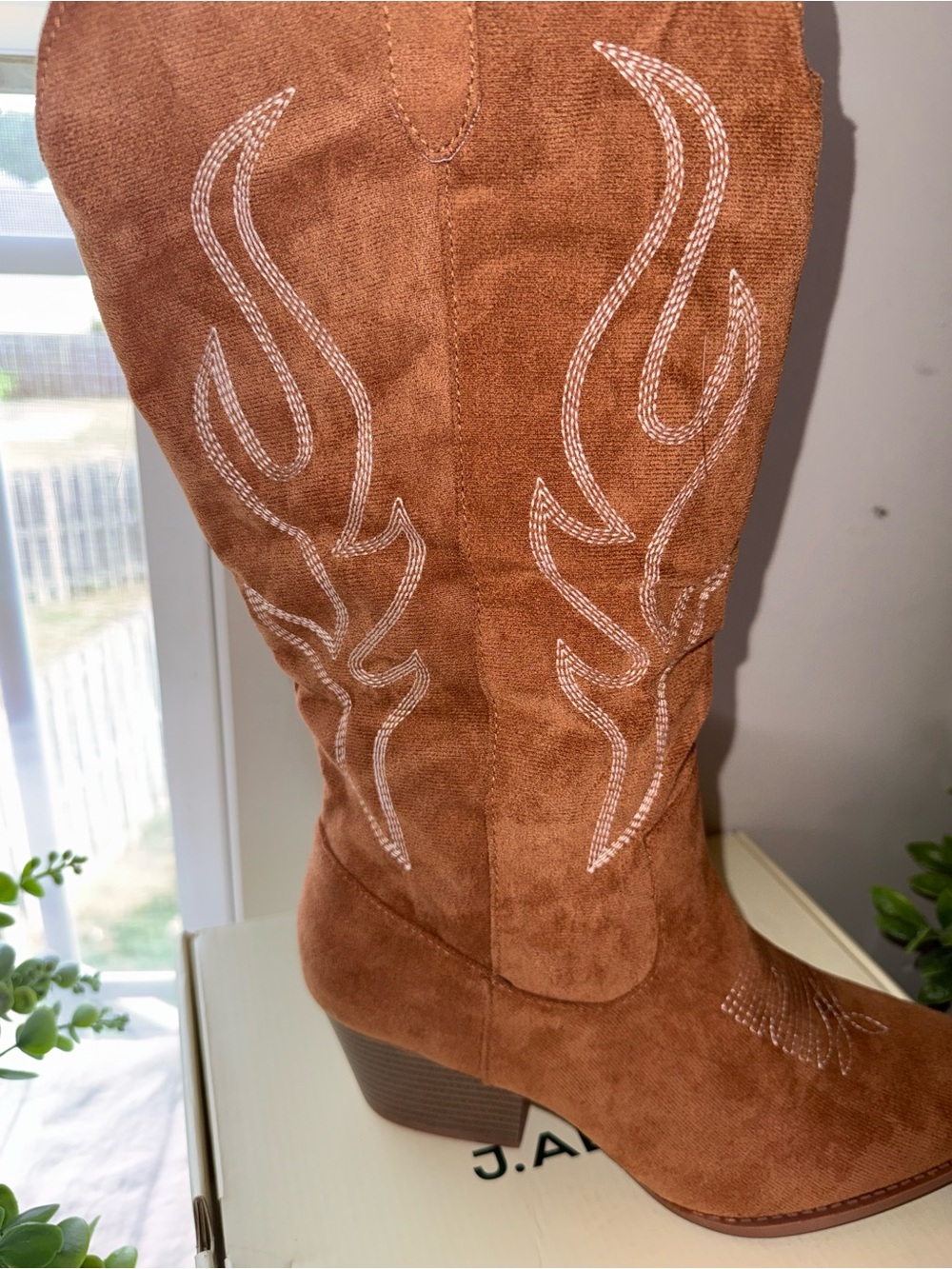 NWT - J.Adams Roundup -Women's Tan Western Embroidered Mid-Heel Boots - Size 10 - Picture 4 of 7